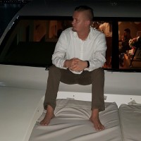Edgars Laucenieks Email