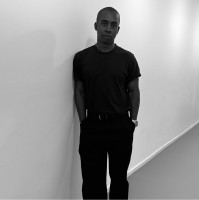 E-mail e número de telefone de Darren McKoy