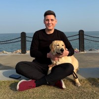 E-mail e número de telefone de Uli Behringer