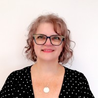 SCHL Employee Suzanne Dubé's profile photo