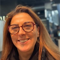 Julia Lhomet Email