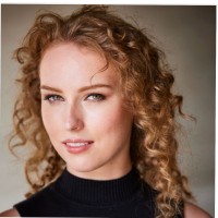 Padel Up Employee Zoe Irving's profile photo