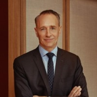 E-mail e número de telefone de Thomas Buberl