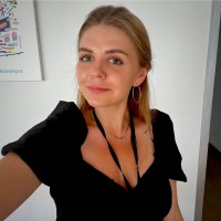 Anna Dyrkova Email