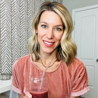 Holli Abbott Email & Phone Number