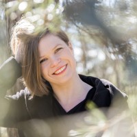 Helena Vartia Email