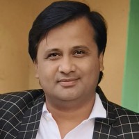 Writer Information Employee Manis Pathak's profile photo