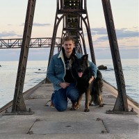 Ideal Pase Employee Cross Zander's profile photo