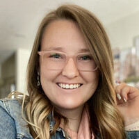 My Girlfriend's Quilt Shoppe Employee Abbie Glenn's profile photo