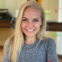 Anna Henyšová Email