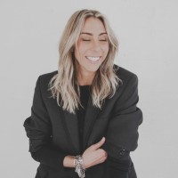 Larissa Courmadias Email & Phone Number