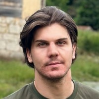 Dino Šarić Email