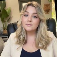 Robyn Smuts Email