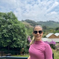 Larissa Carreiro Email