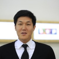 FIGS Employee Simon Kang's profile photo