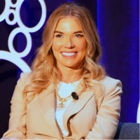 Dynamic Dental Services Group Employee Heidi Arndt's profile photo