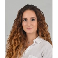 Kübra Akdede Email