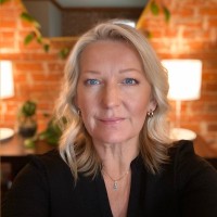 Lynn Russcher Email & Phone Number