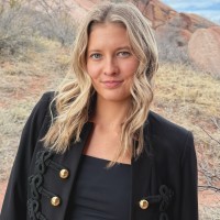 Mocingbird Employee Julie Pochodylo's profile photo