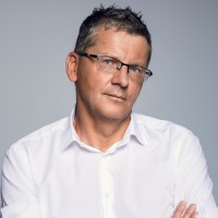 MacIej Kłos Email