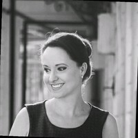 Dóra Csobaji Email