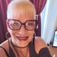 Rentautobus.com Employee Monica Schatz's profile photo