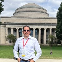 PwC Employee Max Leon's profile photo