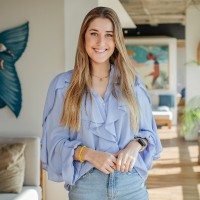 Performance Sales Employee Beatriz Oliveira's profile photo
