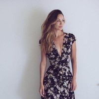 Sunnie Jones Email & Phone Number