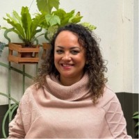 Flavia Lopes Email