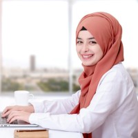 Munaza Sajid Email