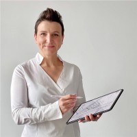 Agata Krowicka Email