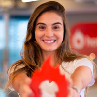 Hotmart Company Employee Clara Lopes's profile photo