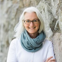 Helena Wildros Email