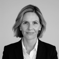 Nina Fichtl Email & Phone Number