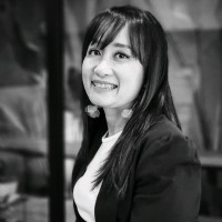 Tania Evelyn Email