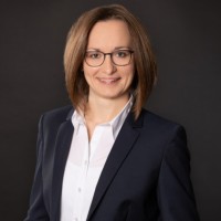 Anna Proß Email
