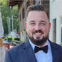 Marc Neuerer Email