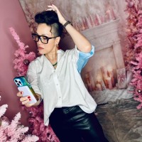 E-mail e número de telefone de Jacqui Cheng