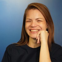 Nayara Bazzoli Email