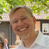 Titus Hientzsch Email