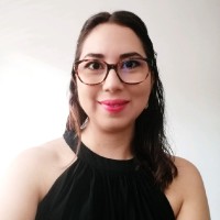 Perla Verónica León Email