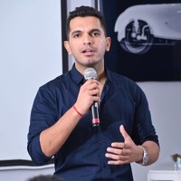 Email e telefono di Dhruv Bhanot