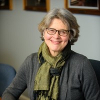 Elizabeth Peters Email & Phone Number