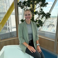 Leonie Egger Email & Phone Number