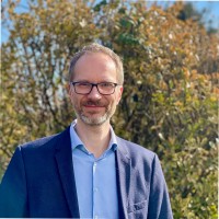 Helge Schreyer Email