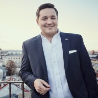 Dominik Sievert Email & Phone Number