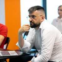 Lyubomyr Senyuk Email