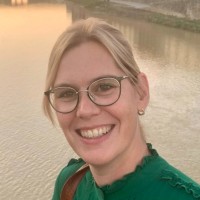 Ingrid van der Veer Email
