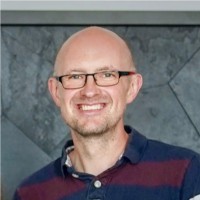 Sebastian Tracht Email